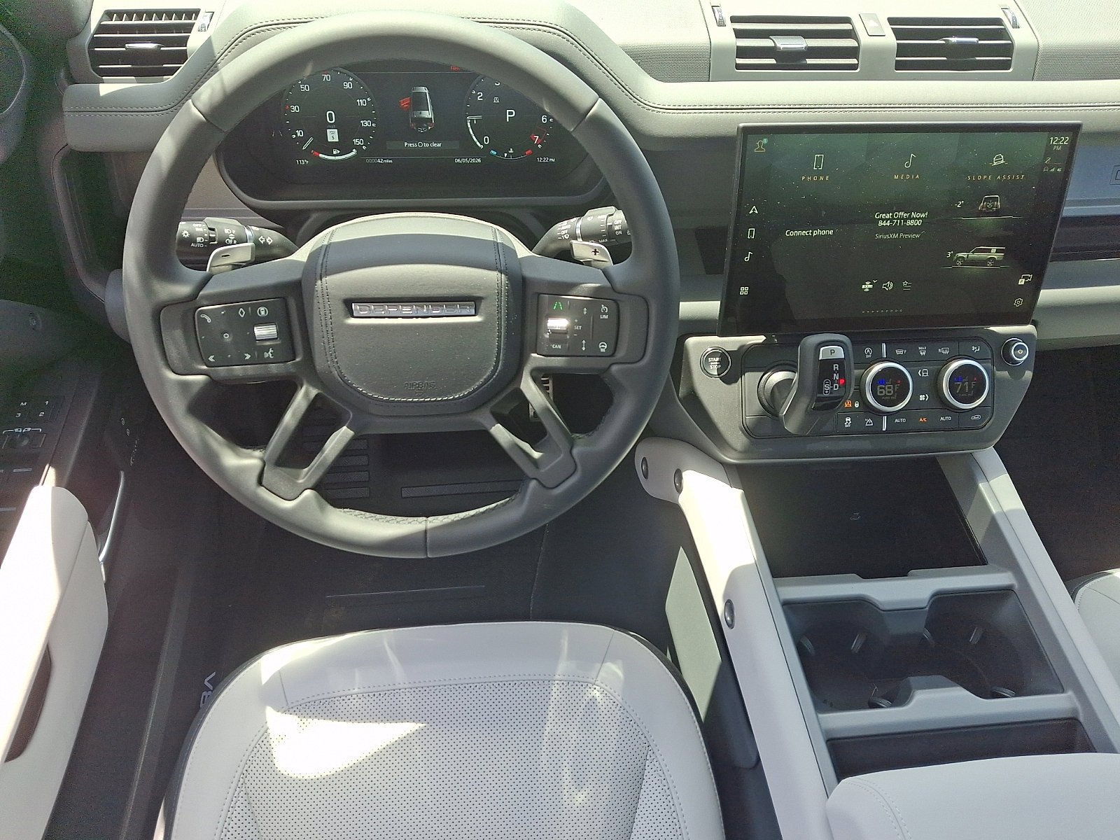 2026 Land Rover Defender V8 - Photo 6