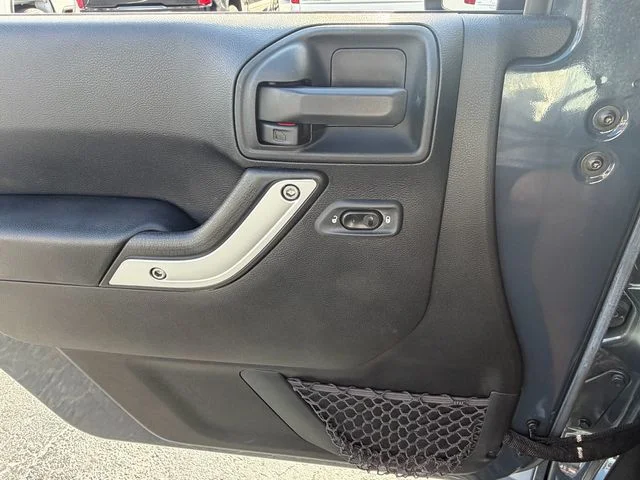 Used 2016 Gray Jeep Unlimited Sahara image 28