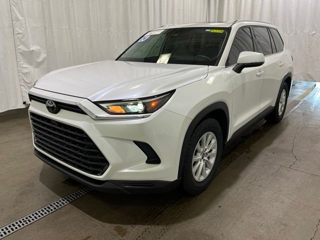 Used 2024 Beige Toyota XLE image 8
