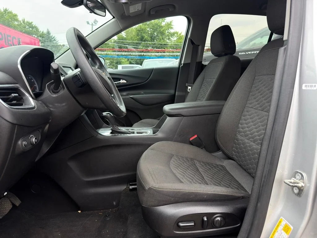 Used 2018 Chevrolet Equinox LT with VIN 3GNAXJEV8JS568413 for sale in Wellington, OH