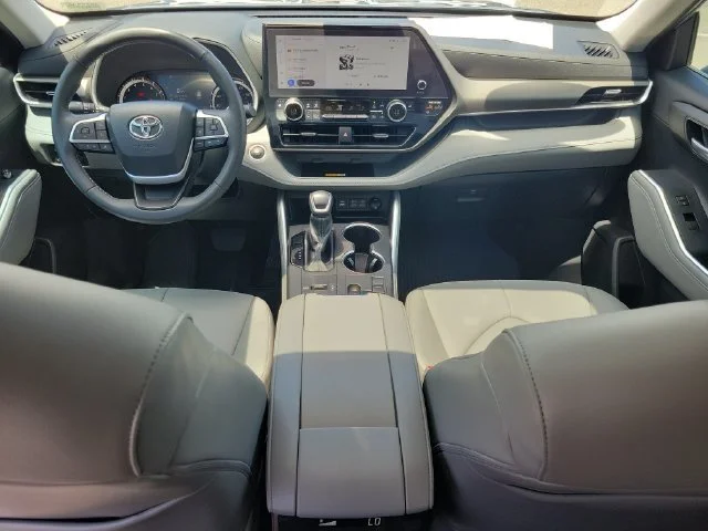 2024 Toyota Highlander XLE - Photo 22