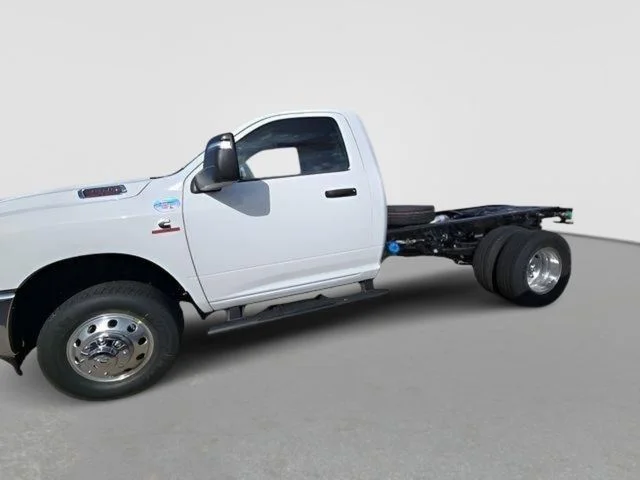 2026 RAM 3500 Chassis Tradesman - Photo 9