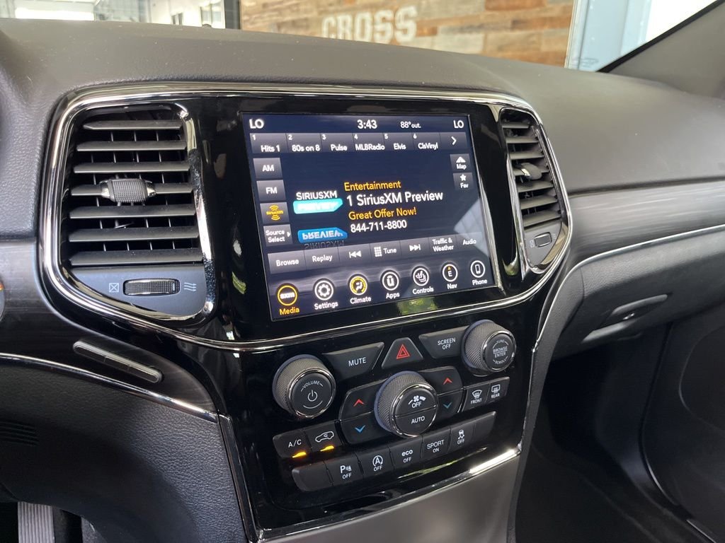Used 2021 Diamond Black Jeep Limited image 29