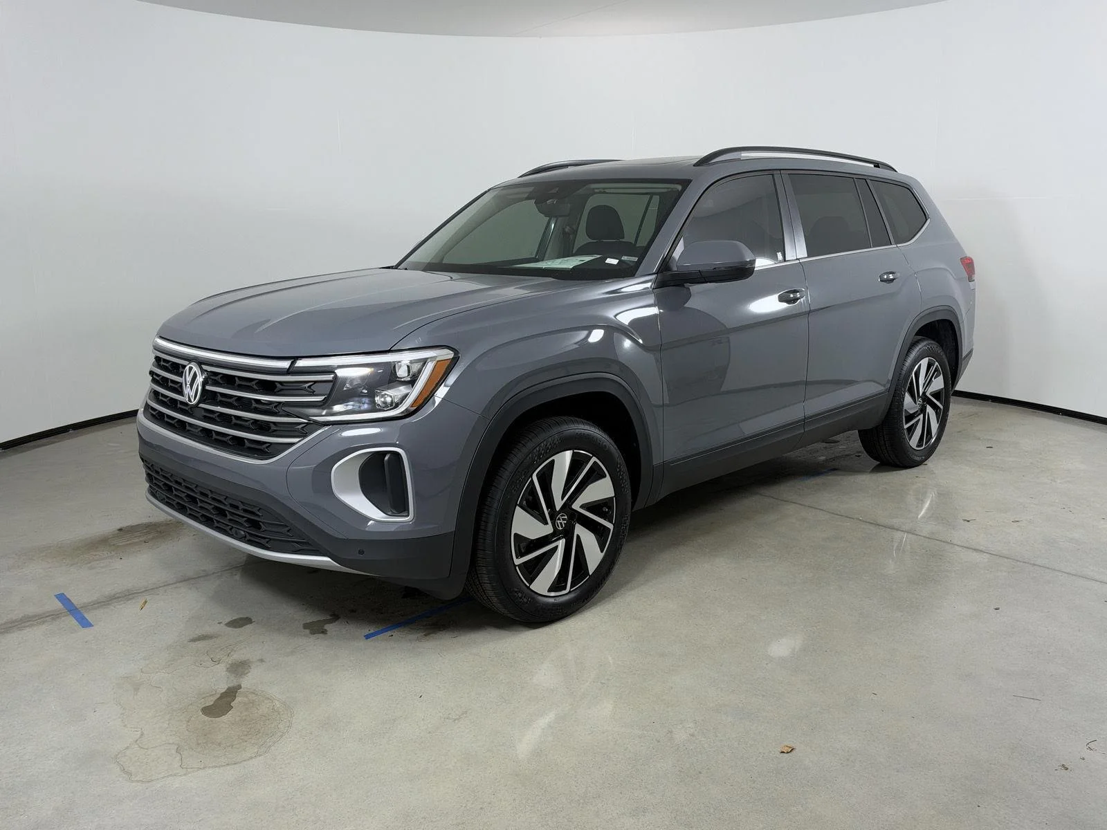 New 2026 Pure Gray Volkswagen 2.0T SE w/Technology image 1