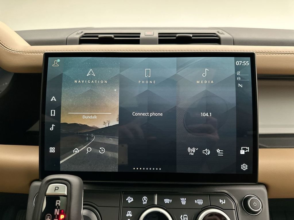 New 2026 Santorini Black Land Rover S image 14