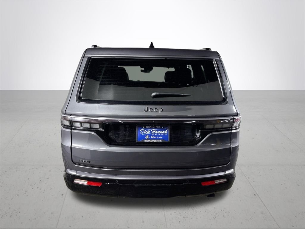 New 2026 Baltic-Gray Metallic Clear-Coat Exterior Paint Jeep Limited Altitude image 7