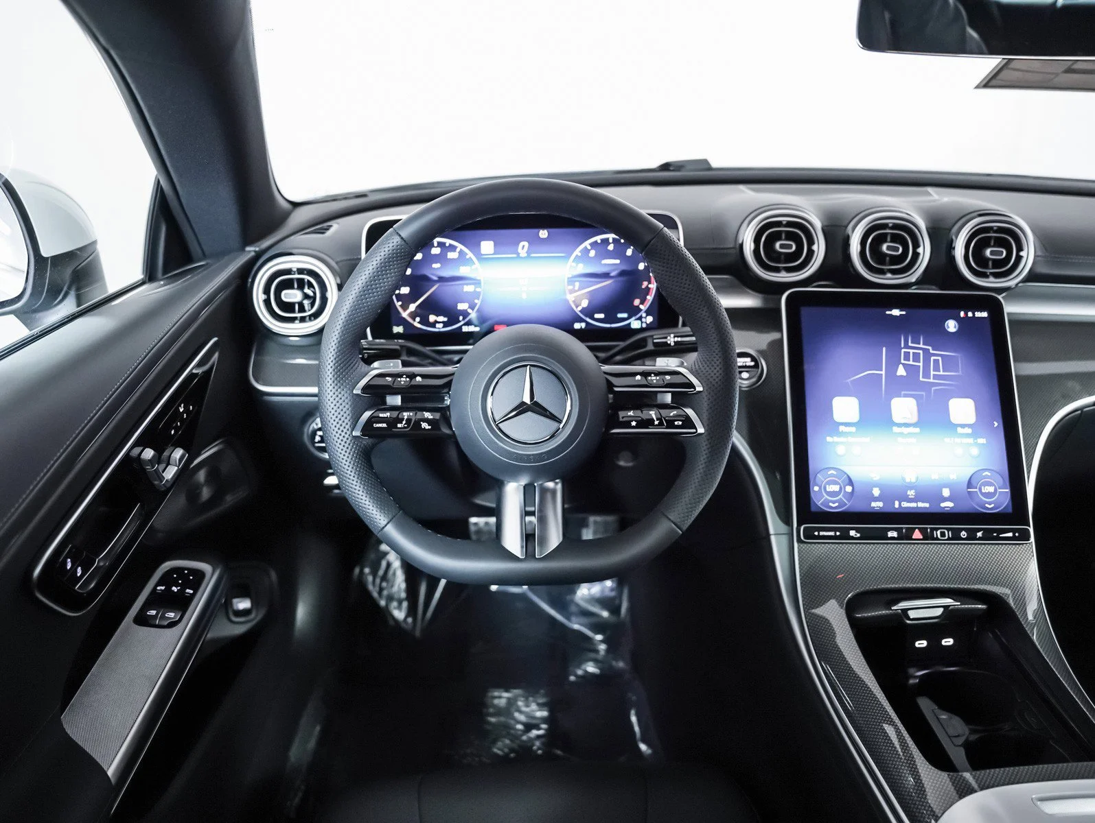 New 2026 Moonlight White Mercedes-Benz CLE 300 4MATIC® image 14