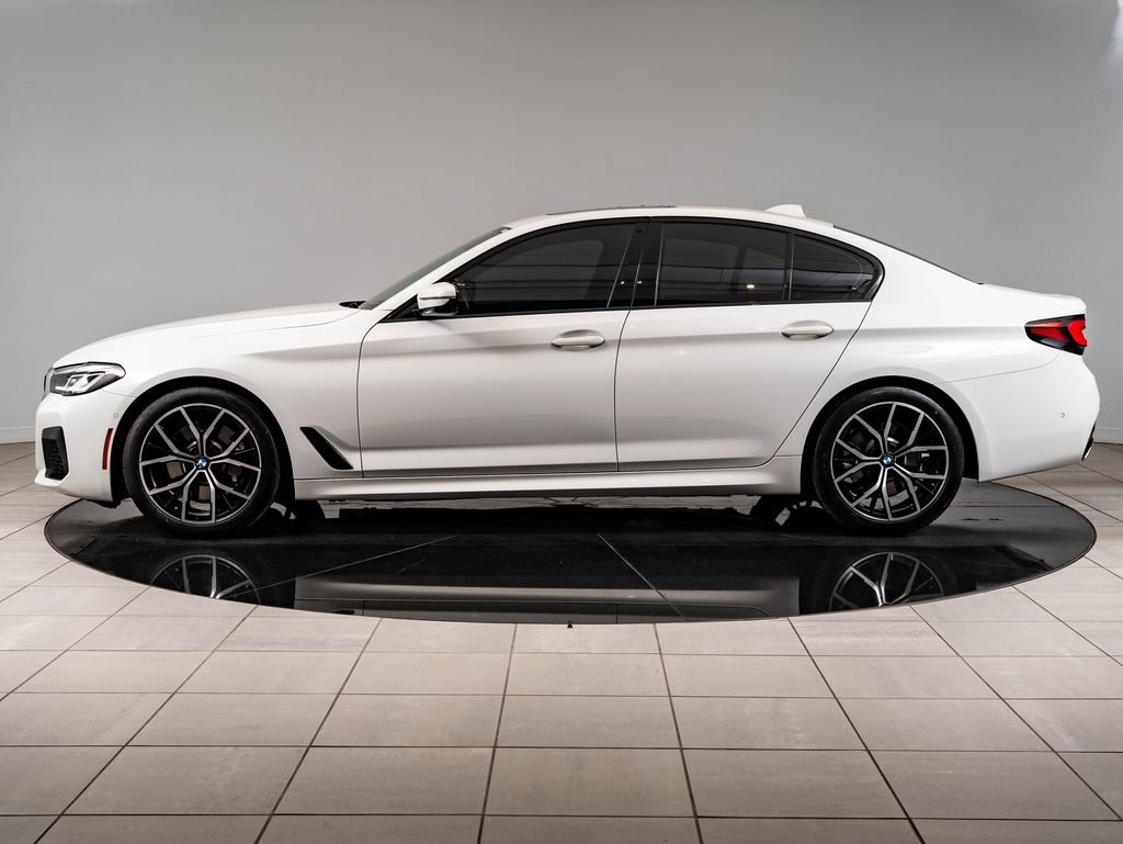Used 2023 Alpine White BMW 530i xDrive image 5