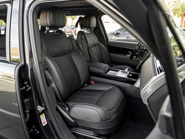 New 2026 Carpathian Grey Land Rover SE image 31