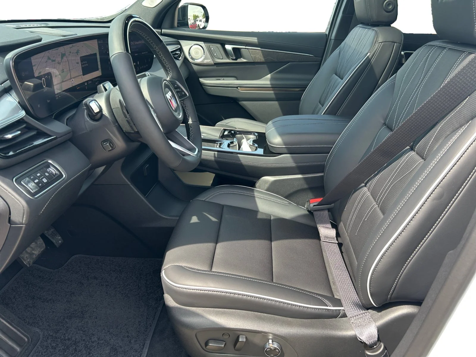 New 2026 Iridescent White Tricoat Buick Avenir AWD image 14