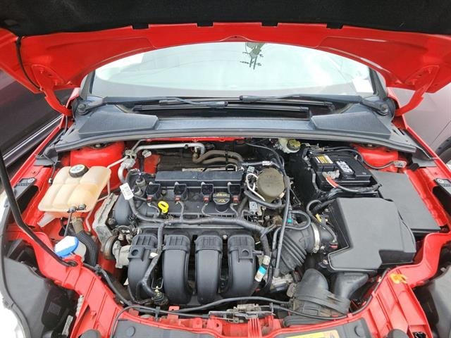 Used 2013 Race Red Ford SE image 17