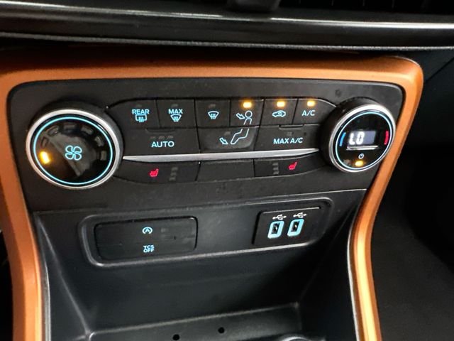 Used 2021 Blue Ford SE image 24