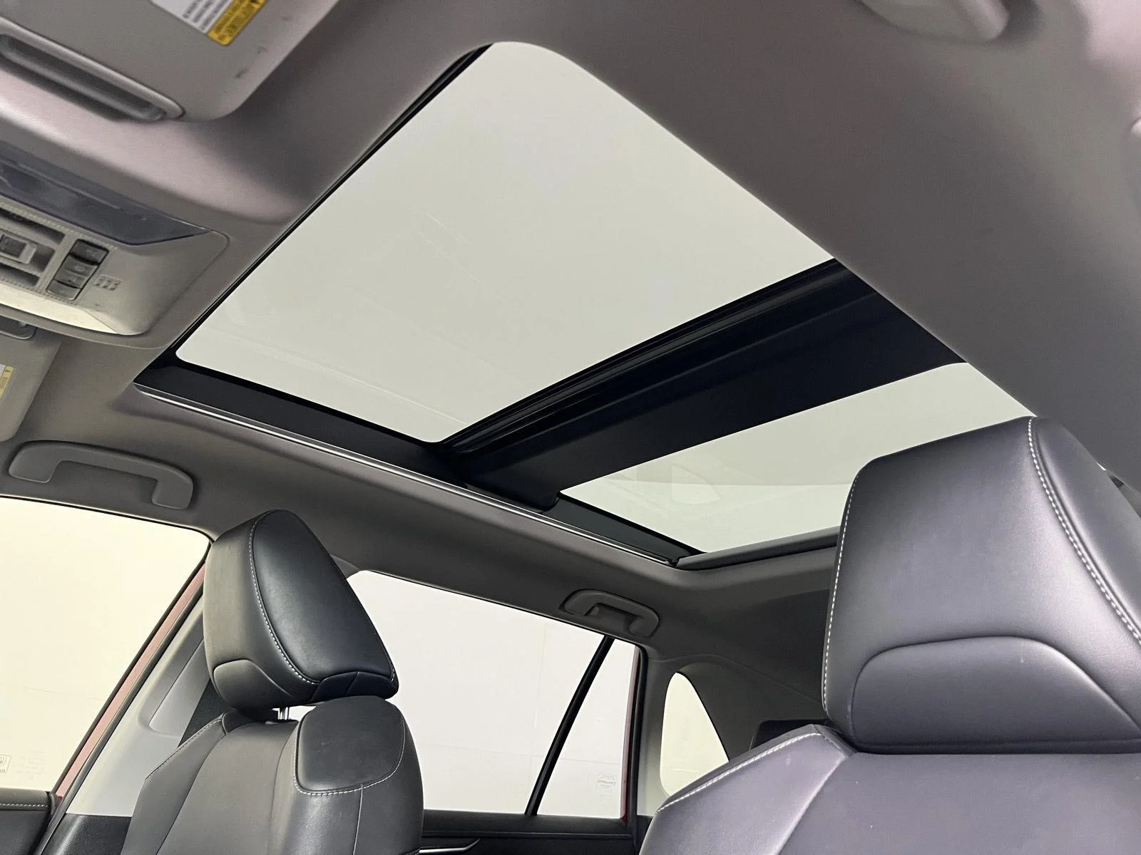 Used 2019  Toyota Limited image 4