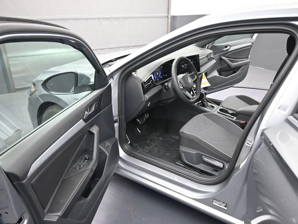 Used 2026  Volkswagen 1.5T Sport image 38