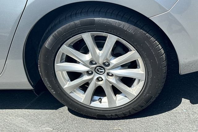 Used 2015 Snowflake White Pearl Mica Mazda i Sport image 4
