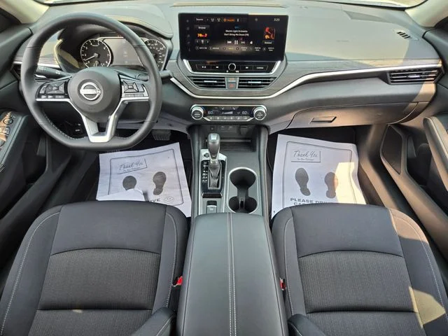 Used 2025 White Nissan 2.5 SV image 15