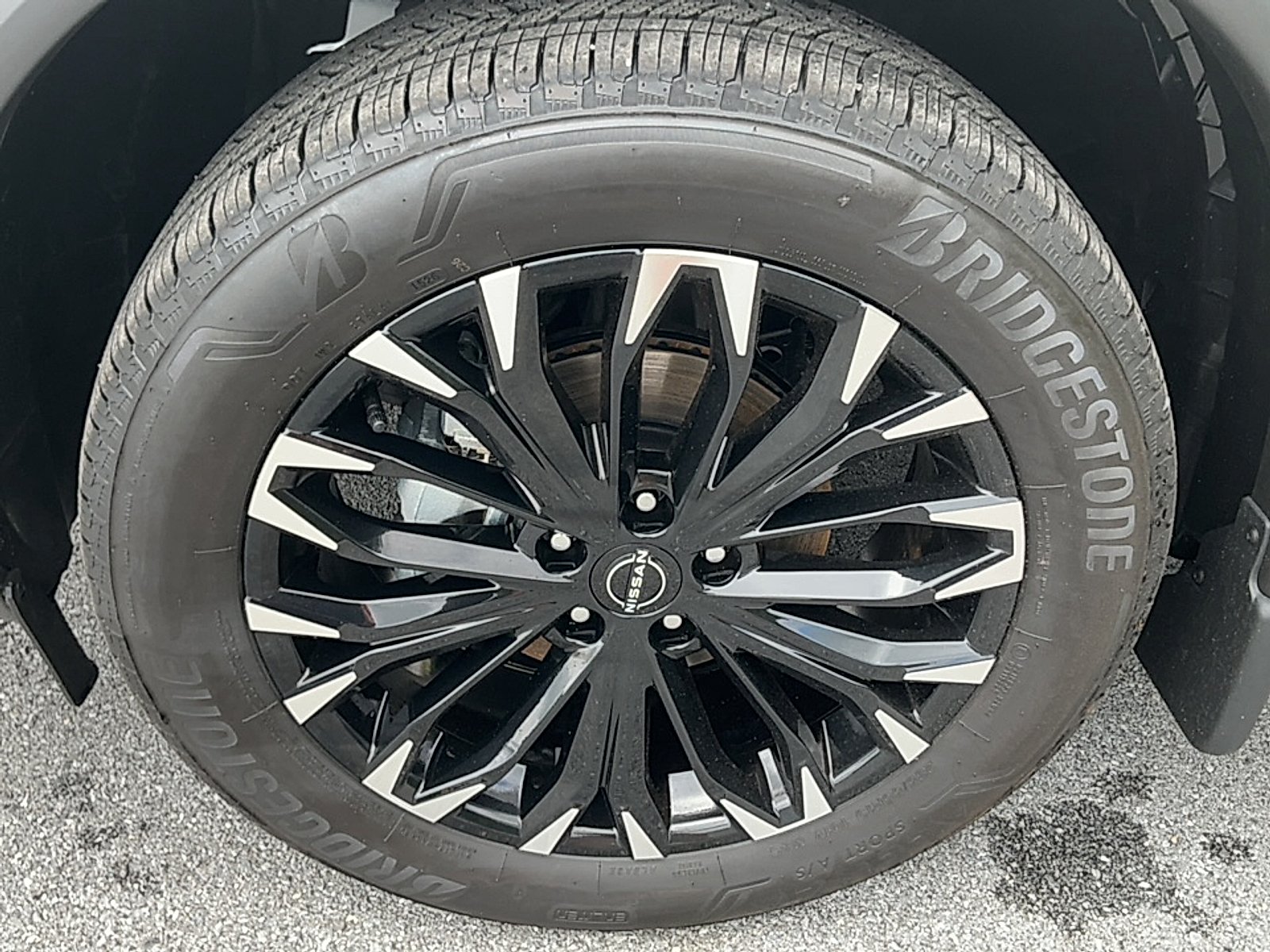 New 2026 Everest White Pearl Tricoat Nissan Dark Armor image 5