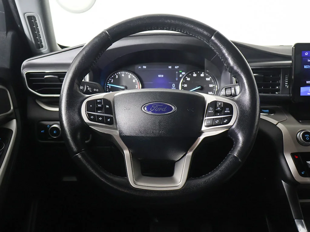 Used 2022 Silver Ford XLT image 36