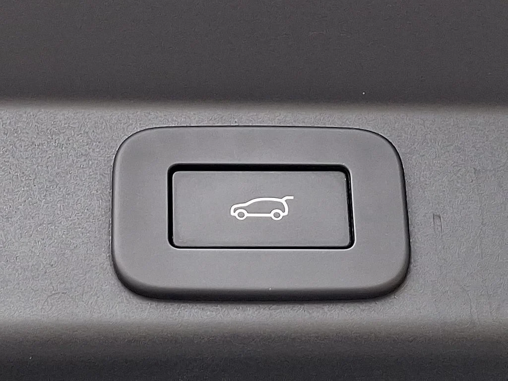 Certified Used 2023 Santorini Black Metallic Land Rover SE Dynamic image 28