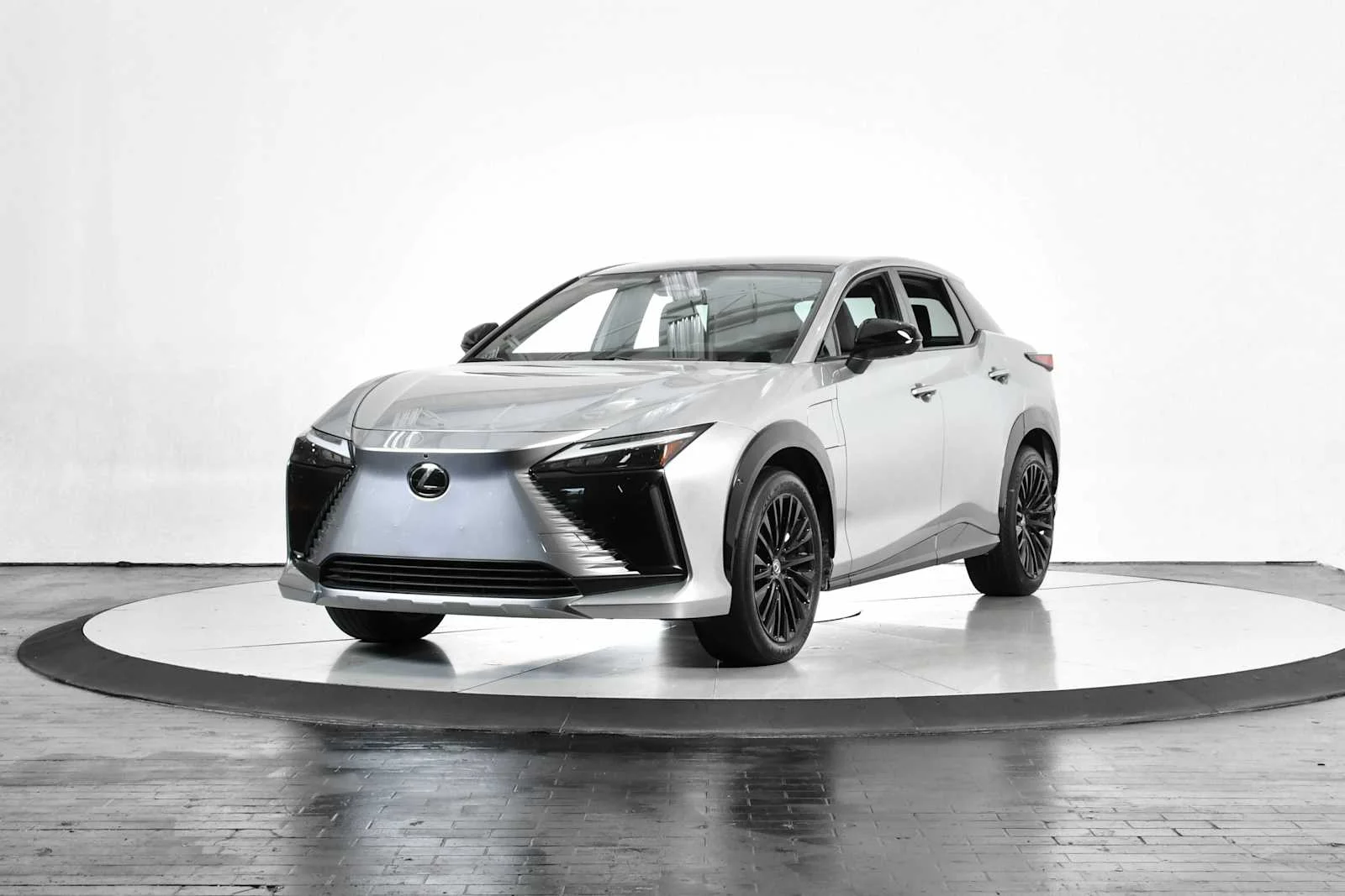 2023 Lexus RZ 450e 450e Luxury AWD's photo
