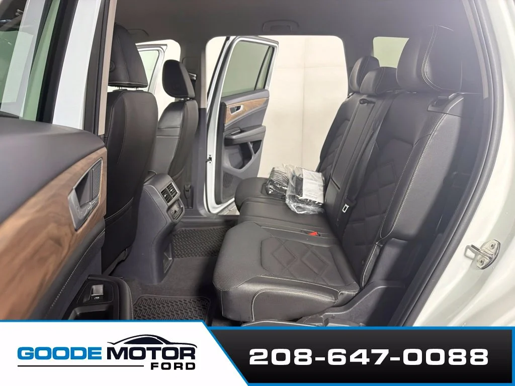 Certified Used 2025 Pure White Volkswagen 2.0T SE image 19
