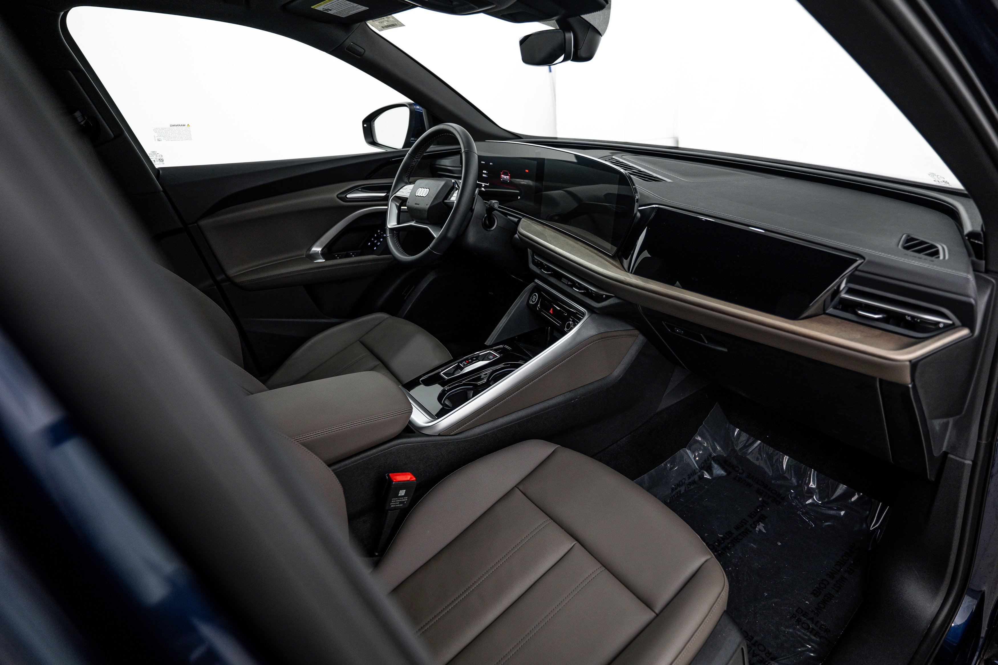 Used 2025 Navarra Blue Metallic Audi Premium image 9