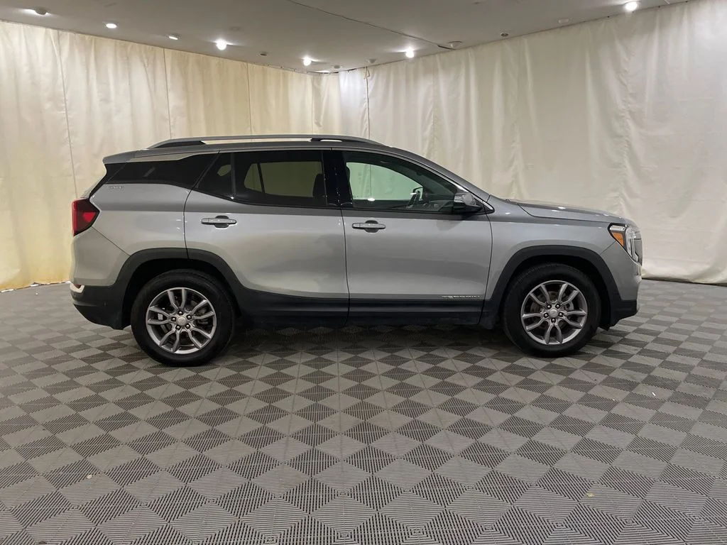 Used 2023 Sterling Metallic GMC SLT image 5