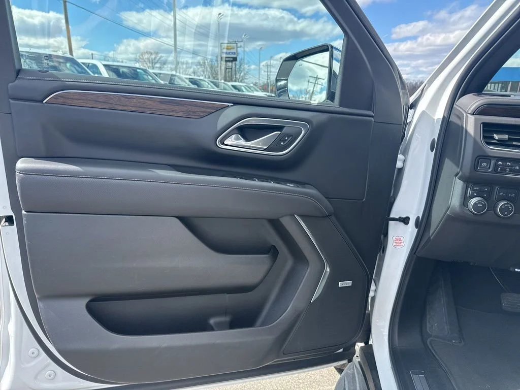 Used 2023 Summit White Chevrolet Premier image 28