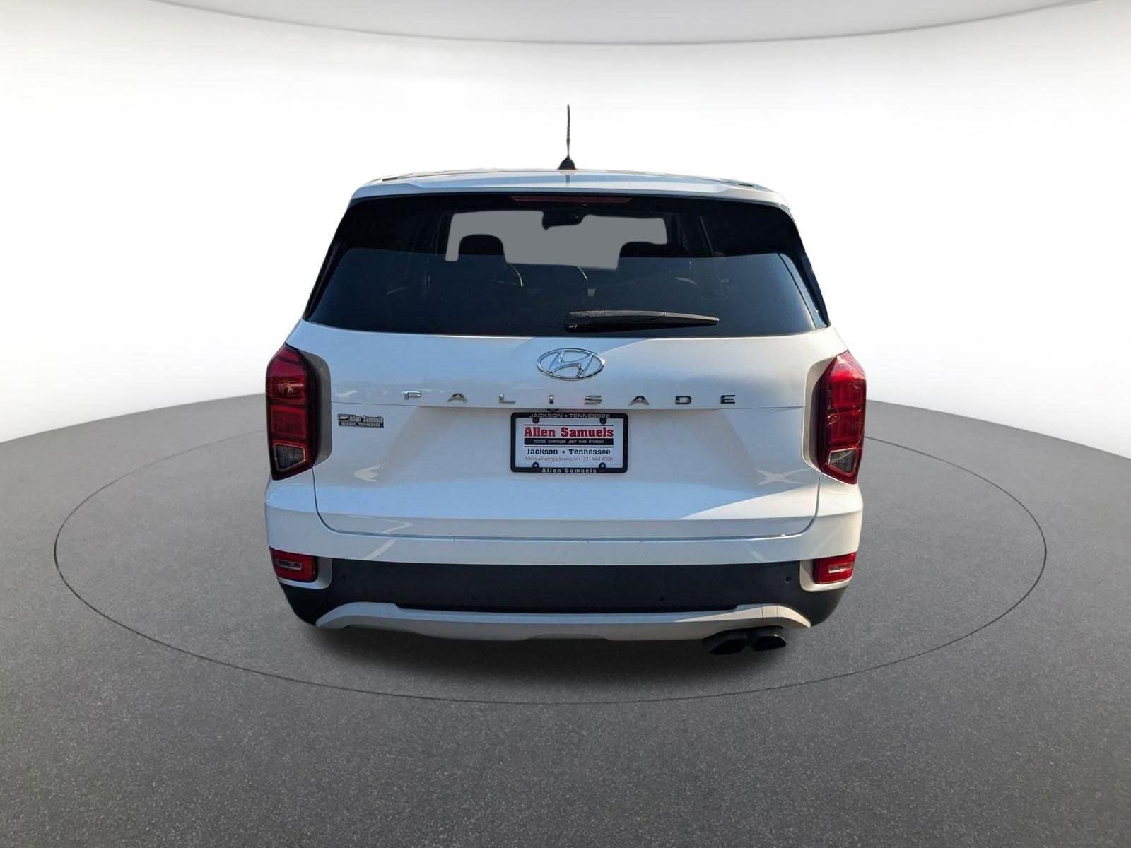Used 2021 Hyper White Hyundai SE image 5