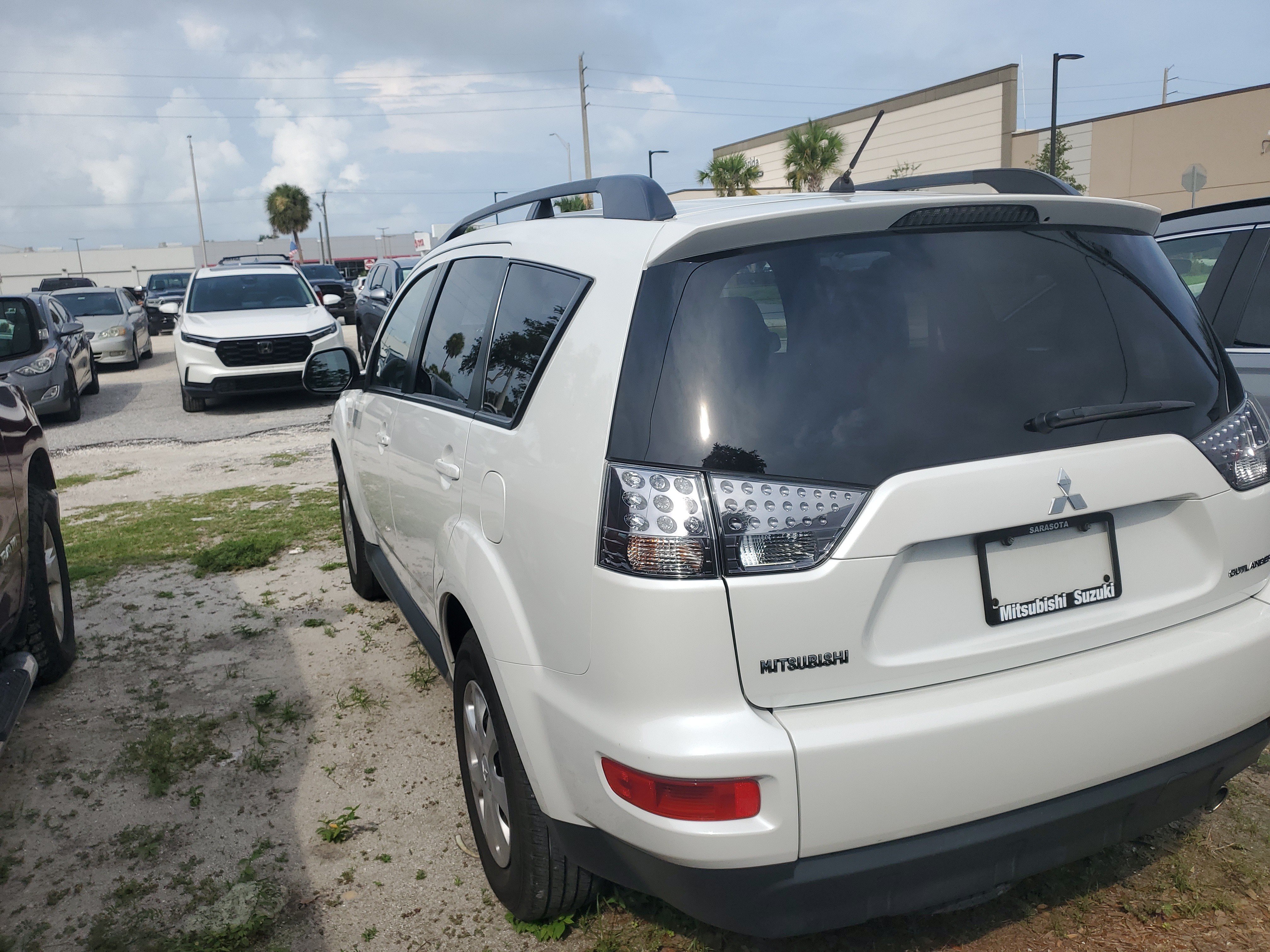 Used 2012 White Mitsubishi ES image 7