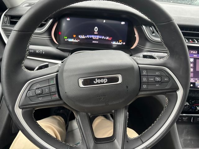 Used 2023 Black Jeep Laredo image 20