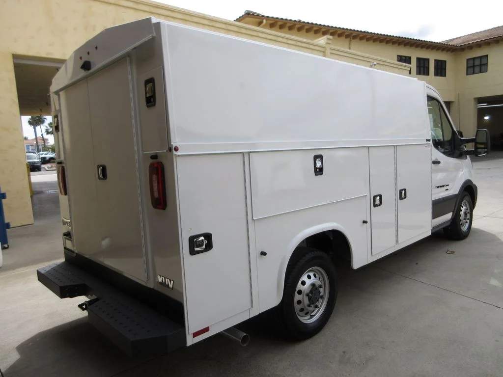 New 2026 Oxford White Ford Base image 4