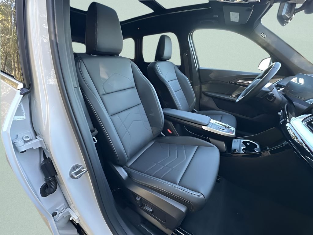 Certified Used 2026 Alpine White BMW xDrive28i image 28