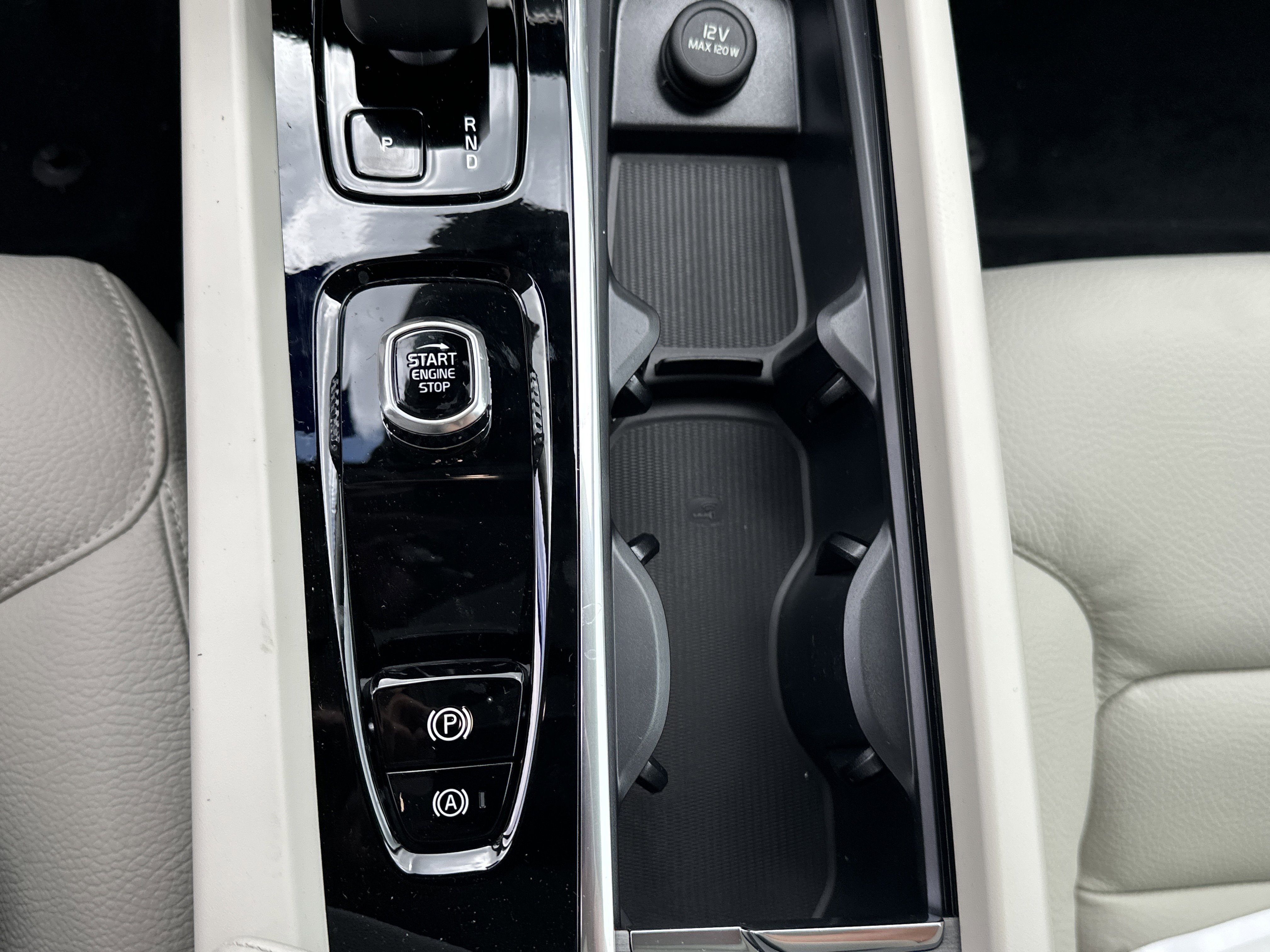 2026 Volvo V60 Cross Country Plus - Photo 17
