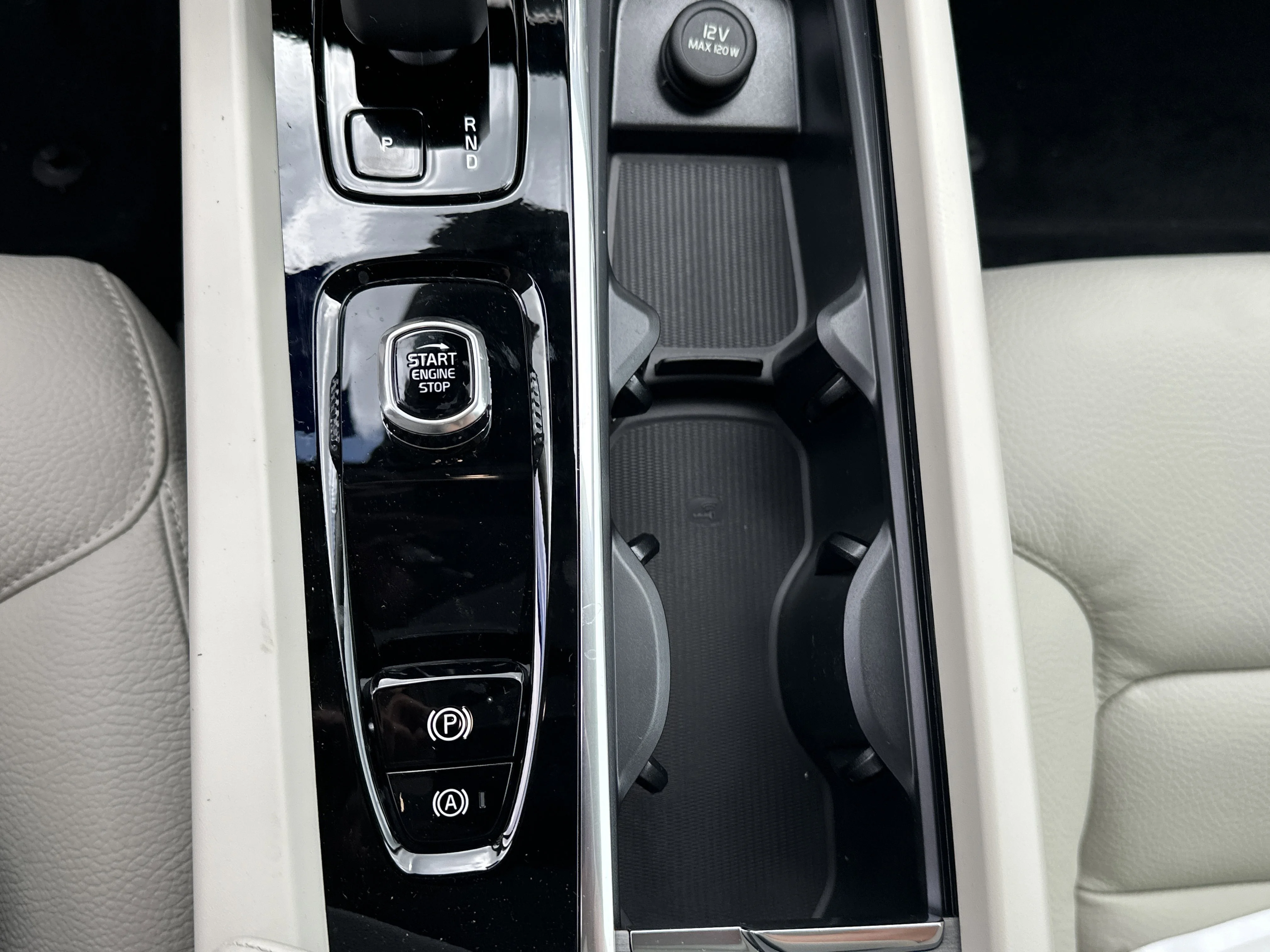 2026 Volvo V60 Cross Country Plus - Photo 17