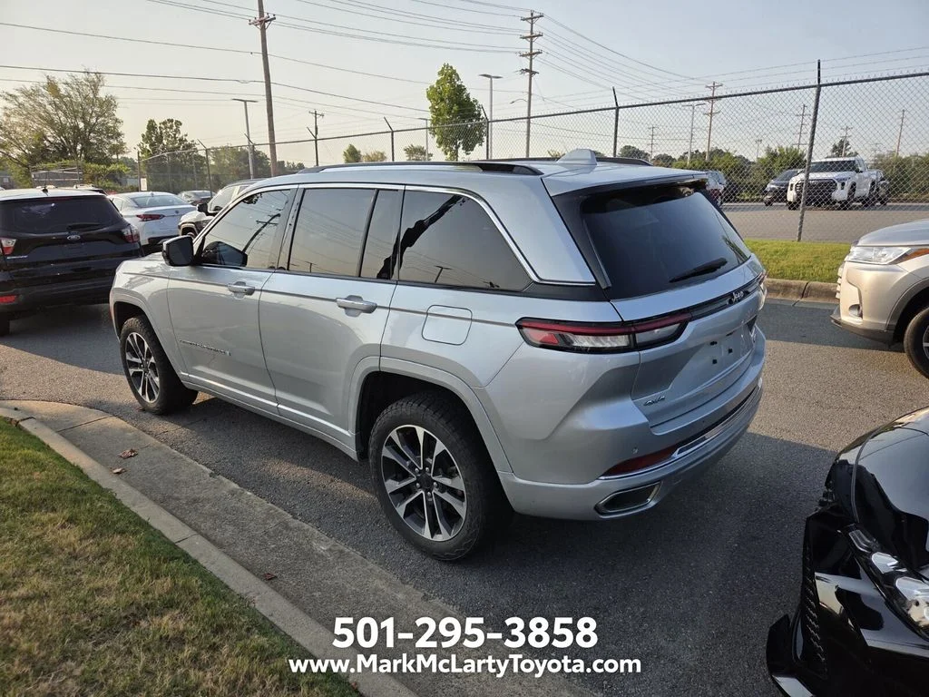 Used 2022 Silver Jeep Overland image 5