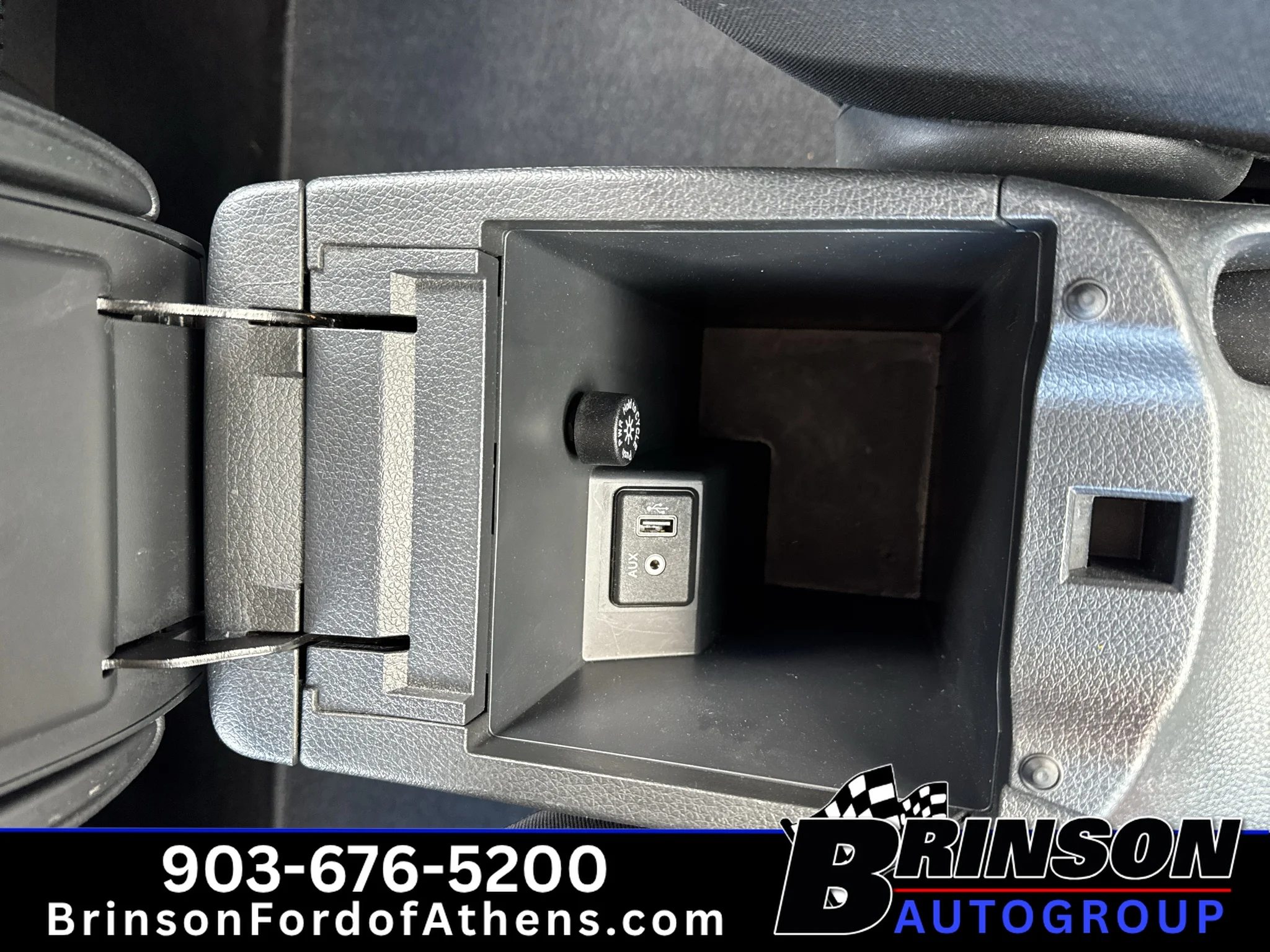 Used 2018 Aspen White Nissan SR image 25