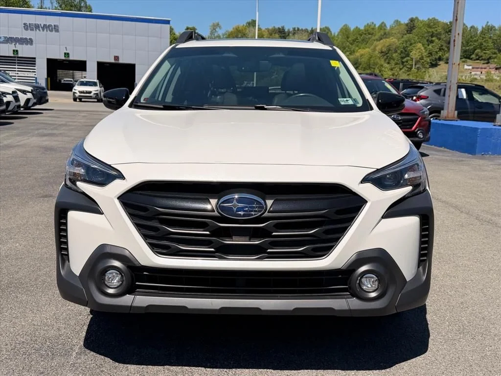 Used 2025 White Subaru Onyx Edition XT image 17