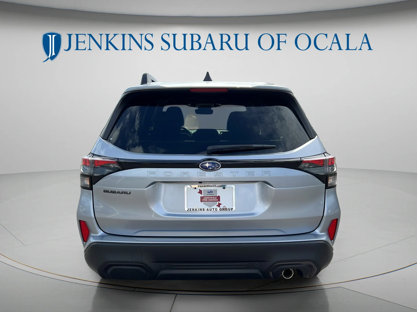 Used 2026 Ice Silver Metallic Subaru Limited image 4