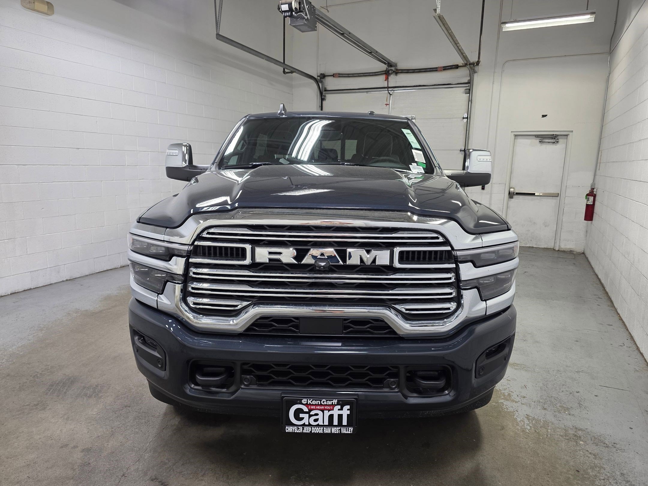 2025 RAM 3500 Laramie - Photo 10
