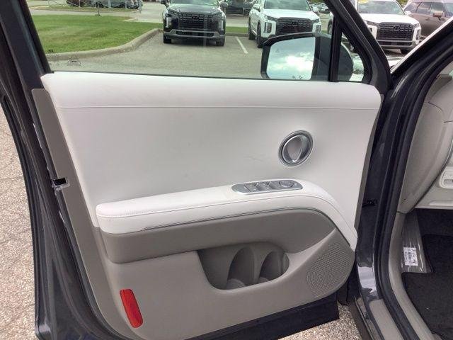 New 2027 Gray Hyundai SEL image 10