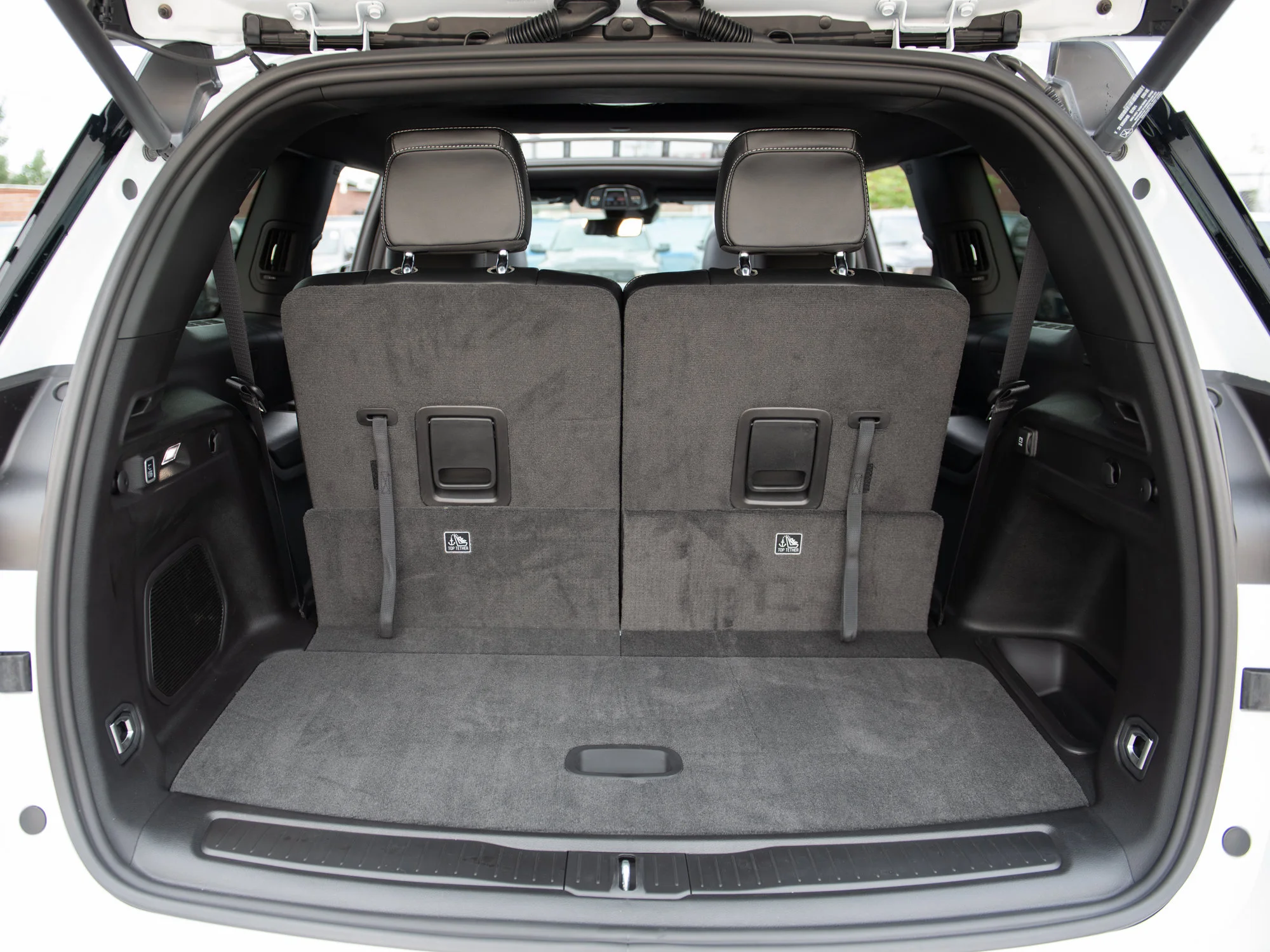 New 2026 White Jeep Limited Reserve* 4x4, Night Vision, Head-Up Display, Trailer Tow Package image 30