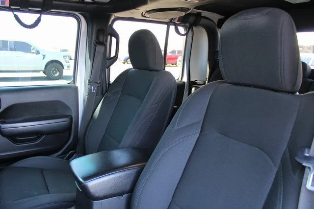 Used 2020 Silver Jeep Sport image 15