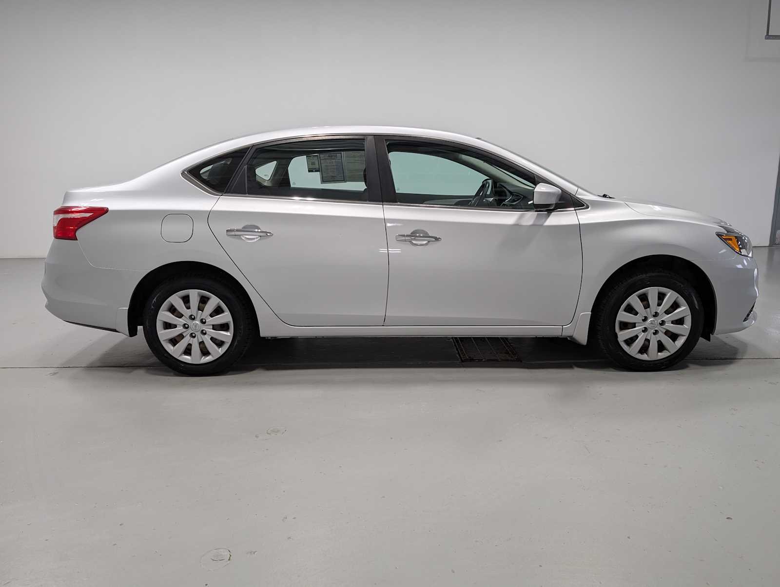Used 2017 Brilliant Silver Nissan S image 7