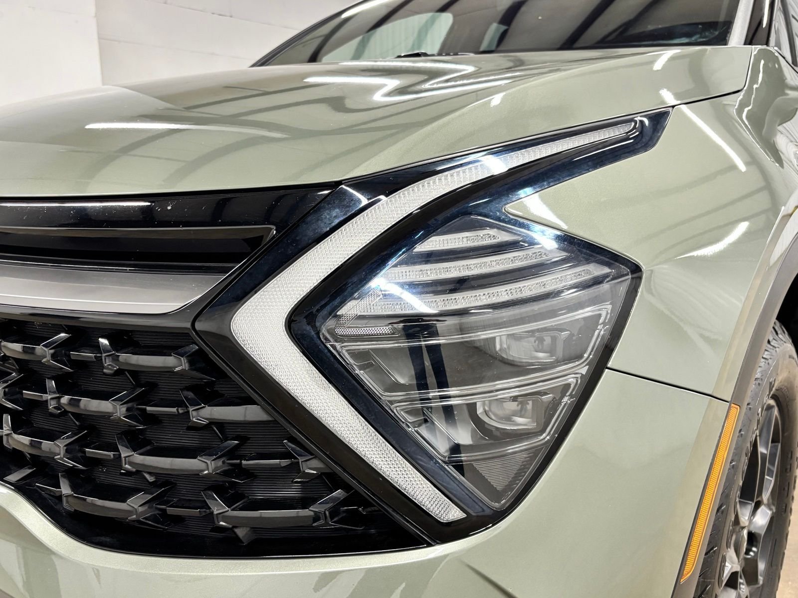 Used 2024 Green Kia X-Pro image 8