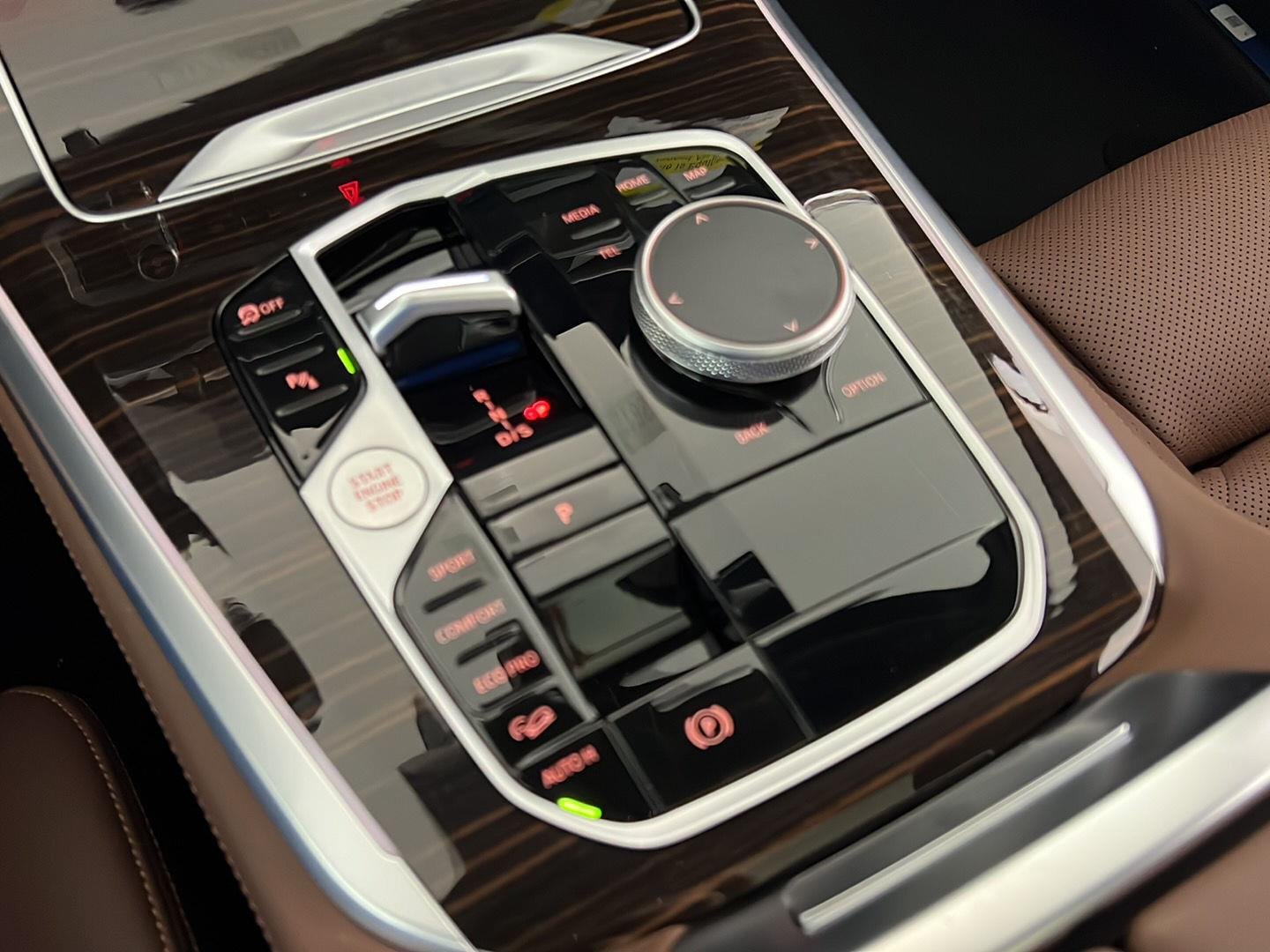 New 2026 Manhattan Green Metallic BMW xDrive40i image 12