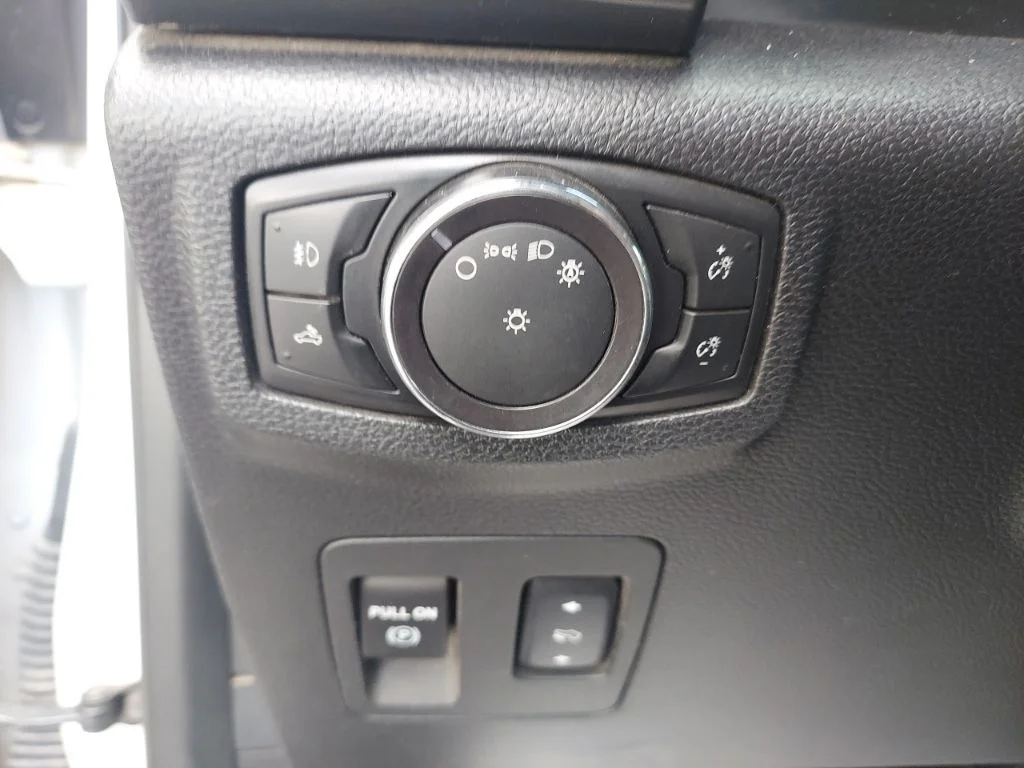 Used 2017 Oxford White Ford XLT image 20