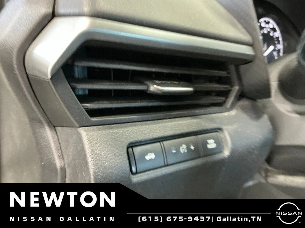 Used 2022 White Nissan 2.5 S image 20