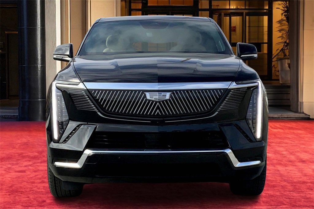 2025 Cadillac Escalade IQ Luxury photo 3