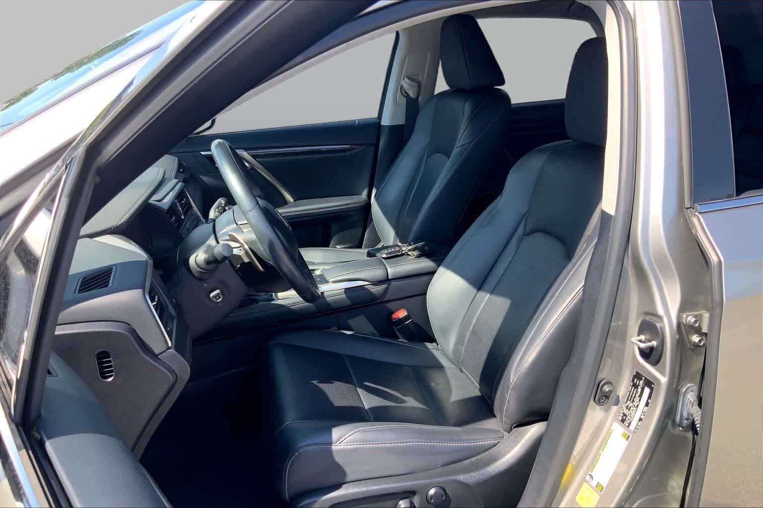 Used 2022 Atomic Silver Lexus  image 8